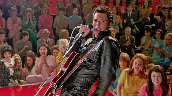 Austin Butler como Elvis Presley