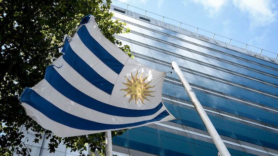 Edificio de la DGI en Montevideo. Edificio de la DGI en Montevideo.