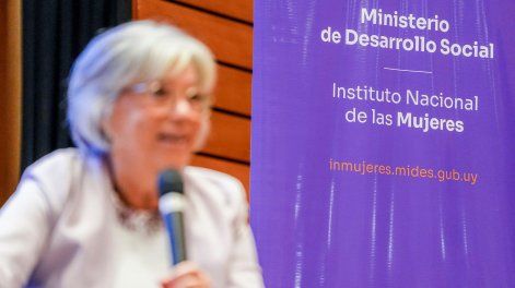 Monica Xavier durante el acto central en conmemoración por el Día Internacional de las Mujeres de 2026 en el salón de actos del anexo de la Torre Ejecutiva en Montevideo.