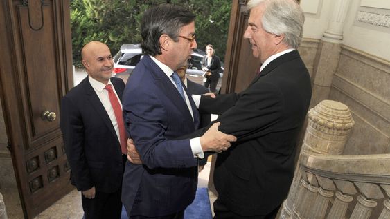 El entonces titular del BID, Alberto Moreno, recibido por Vázquez en 2019. Foto: Presidencia