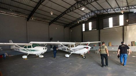 Dos de las avionetas incautadas en 2021 al grupo de Marset. Foto: Secretaría Nacional Antidrogas de Paraguay