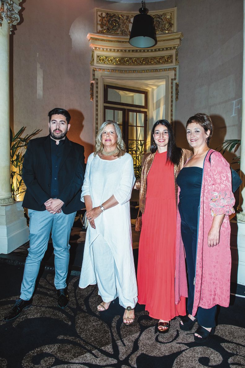 De Addip: secretario Facundo Ferreira, tesorera Magdalena Peñalva, presidenta Leslie Novick y vicepresideta Paula Diflores