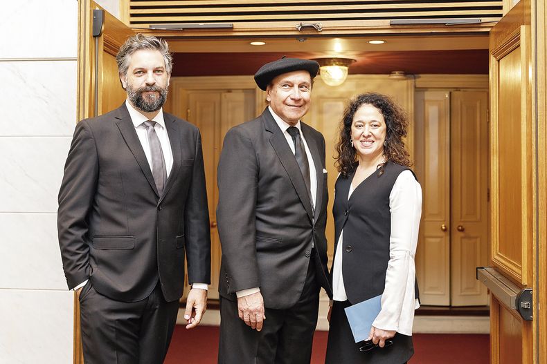 Director de la Comedia Nacional Gabriel Calderón, Levón Burunsuzián ydirectora artística de la EMAD Laura Pouso&nbsp;