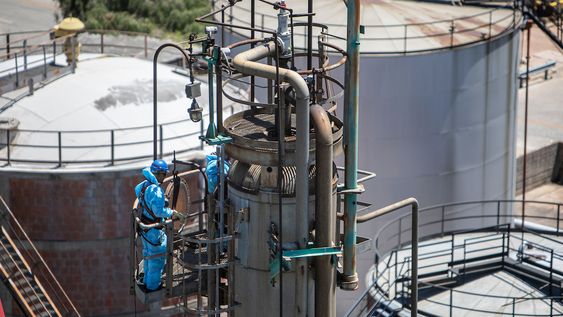 Vista de la refinería de petróleo durante la “parada técnica” Vista de la refinería de petróleo durante la “parada técnica”