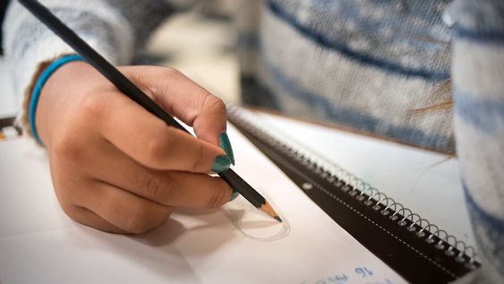 Estudiante de secundaria. Ricardo Antúnez / adhocFOTOS Estudiante de secundaria. Ricardo Antúnez / adhocFOTOS