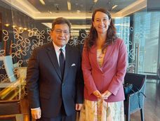 Embajador de Indonesia en Uruguay, Argentina y Paraguay, Sulaiman Syarif, y subsecretaria del Ministerio de Relaciones Exteriores, Valeria Csukasi. Embajador de Indonesia en Uruguay, Argentina y Paraguay, Sulaiman Syarif, y subsecretaria del Ministerio de Relaciones Exteriores, Valeria Csukasi.