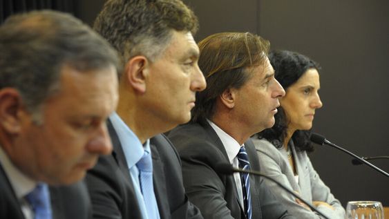 imagen de Lacalle Pou anuncia su ajuste y el Frente Amplio lo critica: “Mintieron” a la gente imagen de Lacalle Pou anuncia su ajuste y el Frente Amplio lo critica: “Mintieron” a la gente