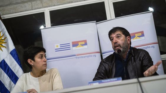 Presidente del Frente Amplio, Fernando Pereira, y su vicepresidenta, Verónica Piñeiro. Foto: Pablo Vignali / adhocFOTOS Presidente del Frente Amplio, Fernando Pereira, y su vicepresidenta, Verónica Piñeiro. Foto: Pablo Vignali / adhocFOTOS