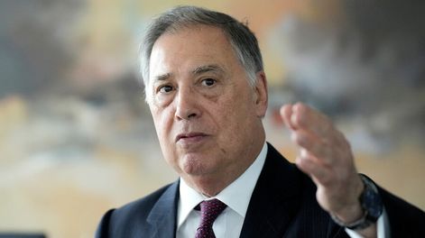 Roberto Palermo durante la entrevista con Búsqueda. Fotos: Javier Calvelo, adhocFOTOS / Búsqueda