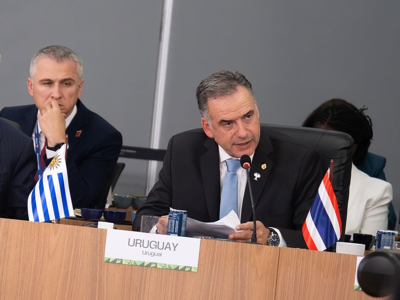 Yamandú Orsi durante su discurso en la Cumbre de los BRICS