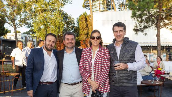 De Tienda Inglesa: gerente de Ecommerce Gastón López, gerente de Inteligencia Comercial Marcelo Parciasepe, gerenta de Farmacia Agustina Piacenza y gerente de Abastecimiento Roberto González