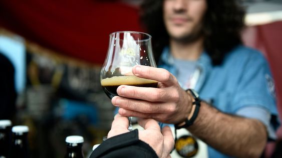 La venta de cerveza sin alcohol a menores en Irlanda abre un debate social La venta de cerveza sin alcohol a menores en Irlanda abre un debate social