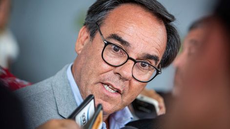 Ministro de Ambiente, Robert Bouvier. Foto: Mauricio Zina / adhocFOTOS