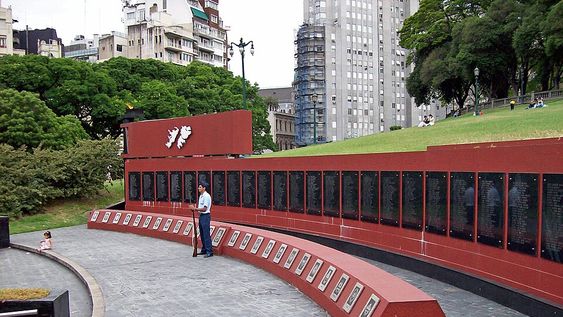 Monumento a los Caídos en Malvinas, ubicado en la ciudad de Buenos Aires.