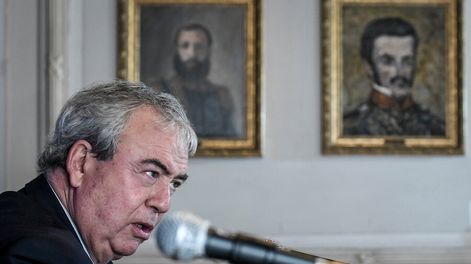 Luis Alberto Heber en conferencia. Foto: Javier Calvelo / adhocFOTOS