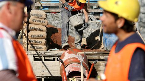 imagen de Constructores reactivan obras, “entusiasmados” con la promesa  de Lacalle Pou de liberar el mercado de viviendas “promovidas”