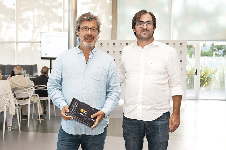 Gonzalo Sobral y Rodrigo Arias, director general de Penguin Random House