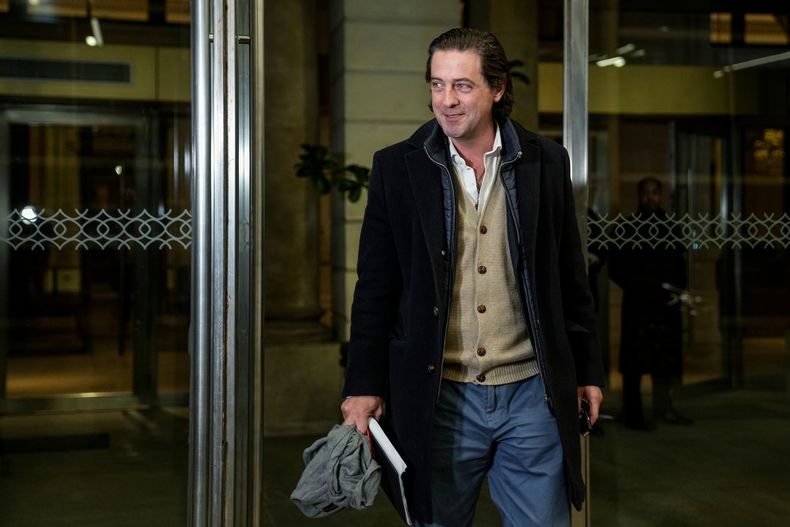 Ignacio Alonso, presidente de la AUF, a la salida de una reunión con Tenfield el año pasado en el hotel Sofitel.&nbsp;