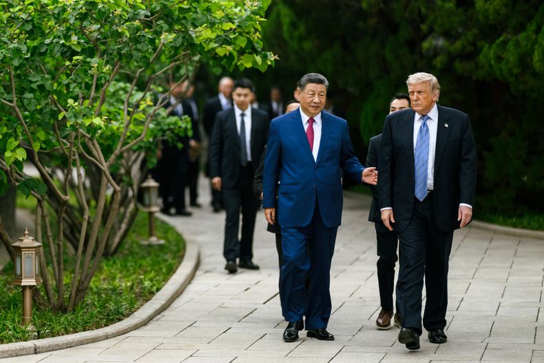 Donald Trump junto a Xi Jinping, en Zhongnanhai, Pekín.