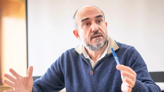 David González en su oficina del Pedeciba David González en su oficina del Pedeciba