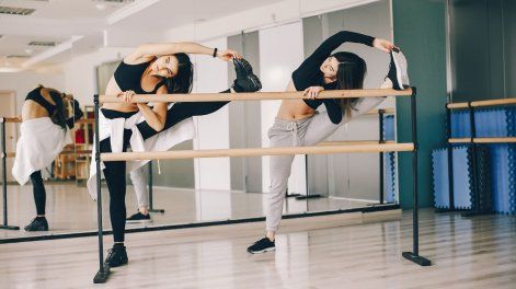 Barré: el deporte que combina ballet, pilates y yoga y se ha vuelto tendencia