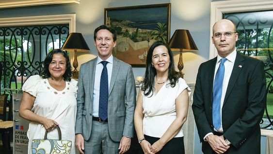 Embajadora de Canadá Carmen Sorger, embajador de Francia Jean-Paul Seytre, agregada económica y comercial de Bélgica Jimena Villar y embajador de Suiza Álvaro Borghi Embajadora de Canadá Carmen Sorger, embajador de Francia Jean-Paul Seytre, agregada económica y comercial de Bélgica Jimena Villar y embajador de Suiza Álvaro Borghi