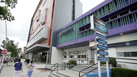 Fachada de una sede del Casmu por La Blanqueada. Foto: Javier Calvelo, adhocFOTOS