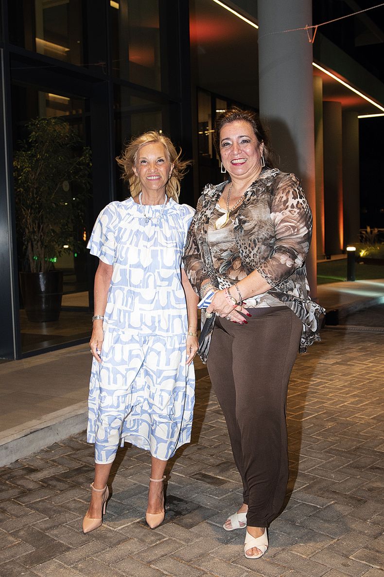 La vicepresidenta de la República Beatriz Argimón y la ministra de Vivienda y Ordenamiento Territorial Irene Moreira