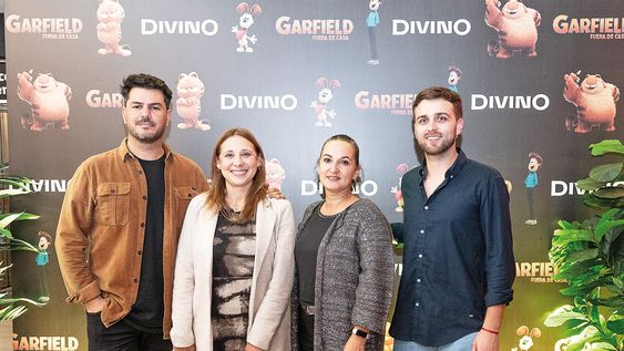 Responsable de Eventos y BTL de Divino Daniel Koniecko, gerenta de Marketing de Montevideo Shopping Carolina de León, jefa de Visual y Trade Marketing de Divino Shirley Núñez y analista Trade Marketing de Divino Nicolás Vaz