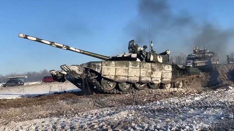 Tanques rusos se movilizan en la frontera con Ucrania