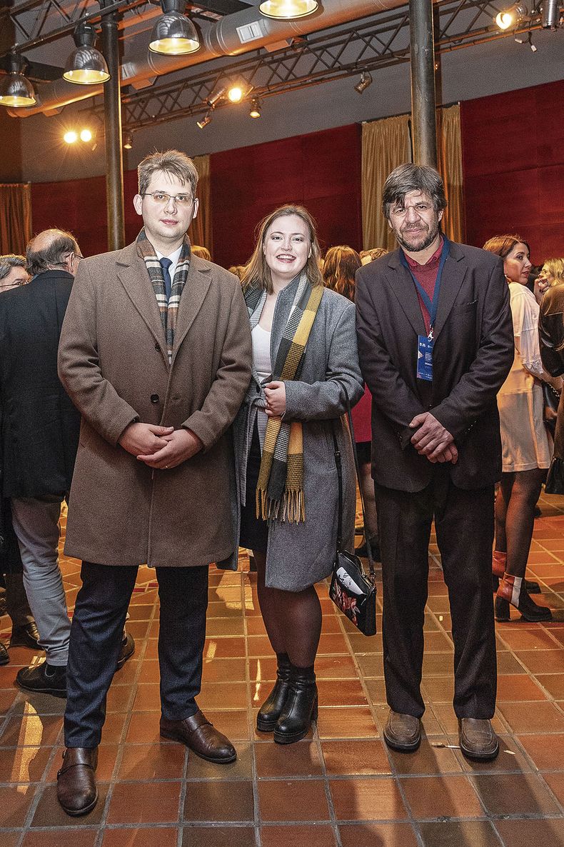 Dimitri Korzh, Natalia Pávlova y Roni Corbo