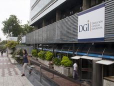 Sede de la DGI, en la avenida Daniel Fernández Crespo. Sede de la DGI, en la avenida Daniel Fernández Crespo.
