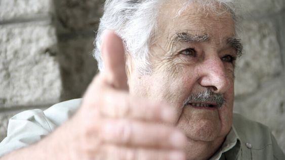 imagen de Mujica rechazó que robos en los 90 fueran para financiar a los tupamaros y advirtió que se está “pulverizando” la confianza pública en los partidos imagen de Mujica rechazó que robos en los 90 fueran para financiar a los tupamaros y advirtió que se está “pulverizando” la confianza pública en los partidos