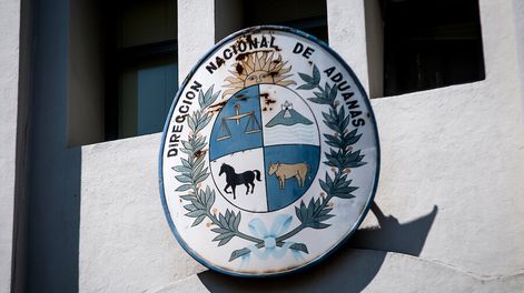 Sede de la Dirección Nacional de Aduanas. Foto: Javier Calvelo / adhocFOTOS