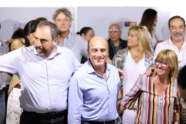 imagen de La irrupción de Martínez como candidato a intendente complicó la discusión hacia el Plenario Departamental del Frente Amplio