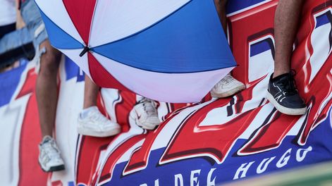 La Policía y la AUF aumentaron los controles para el ingreso de banderas de gran porte en los estadios.