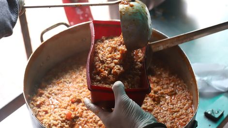 Búsqueda | Las organizaciones que coordinan la mayoría de las ollas populares están divididas. Foto: Nicolás Der Agopián / Búsqueda