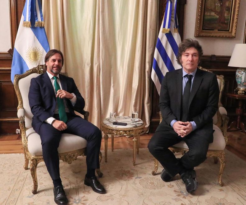 Reunión bilateral entre Luis Lacalle Pou y Javier Milei