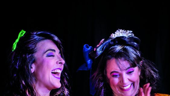 Valeria de León y Luciana Borde en Los cuentos de Juanita Jalea. Foto: Oriana Larrea Díaz Valeria de León y Luciana Borde en Los cuentos de Juanita Jalea. Foto: Oriana Larrea Díaz