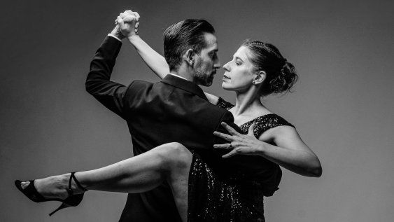 tango en el teatro solis, mariana enriquez en el galpon, cena por los muertos y la musica de los 90 tango en el teatro solis, mariana enriquez en el galpon, cena por los muertos y la musica de los 90