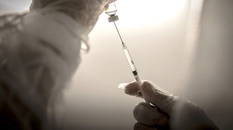 Búsqueda | En las últimas semanas se difundieron piezas publicitarias para incentivar a toda la población a darse una dosis de refuerzo. Foto: Nicolás Garrido / Búsqueda