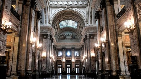 Salón de los Pasos Perdidos del Palacio Legislativo. Foto: Javier Calvelo / adhocFOTOS