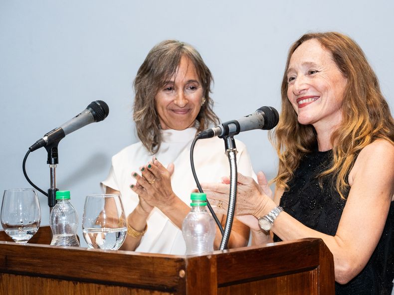 La premiación fue conducido por Virginia Arlington y Verónica Correa.