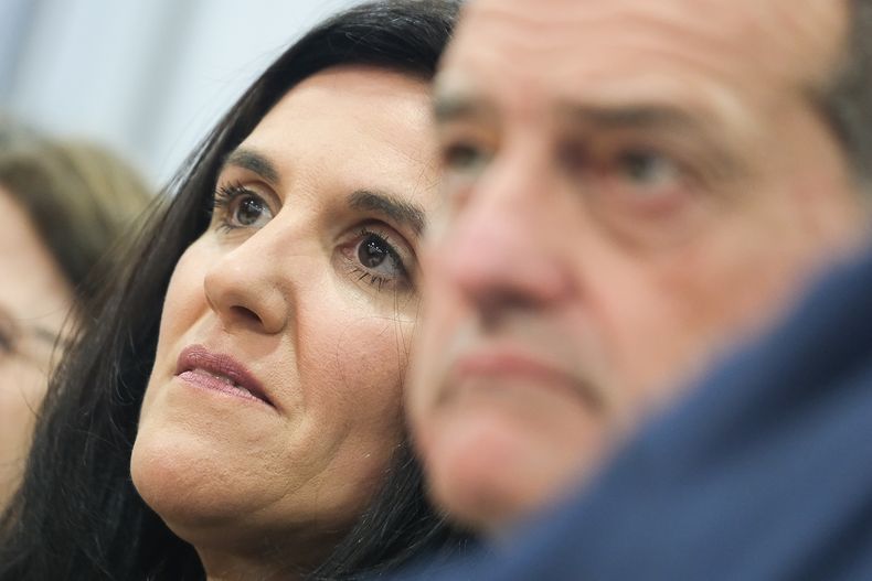 Lorena Quintana y Guido Manini Ríos, durante la pesentación del Programa de Gobierno de Cabildo Abiero, en Montevideo.