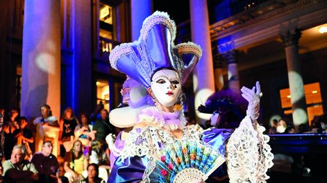El escenario del Teatro Solís se transformará en una ventana al carnaval de Venecia