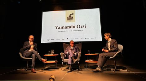 Yamandú Orsi en los Desayunos de Búsqueda