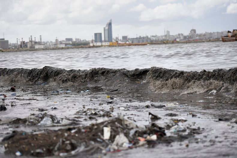 Playa de Montevideo Foto: Nicolás Celaya / adhocFOTOS