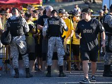 El Ministerio del Interior busca mejorar los controles de ingreso a las canchas para combatir la violencia en el fútbol.