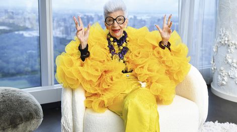 imagen de Adios a Iris Apfel, la chica de tapa más vieja de la historia
