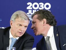Sebastián Bauzá y Alejandro Domínguez en agosto del año pasado, durante la presentación de la candidatura en Montevideo. Foto: Daniel Rodríguez, adhocFOTOS